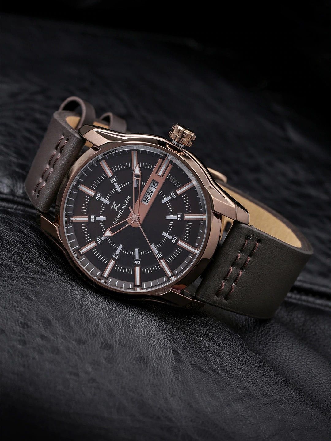 Top 15 Best Men s Watches Under 3000 Rupees In India 2023